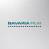 Bavaria-Filmstudios Logo auf Metallhintergrund
