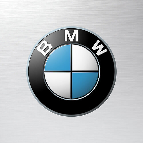 BMW Logo auf Metallhintergrund