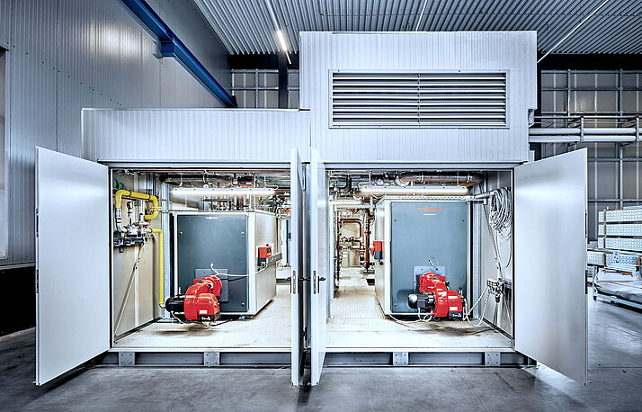 Geöffnete Doppeltüren im Lausser Werk Neutraubling