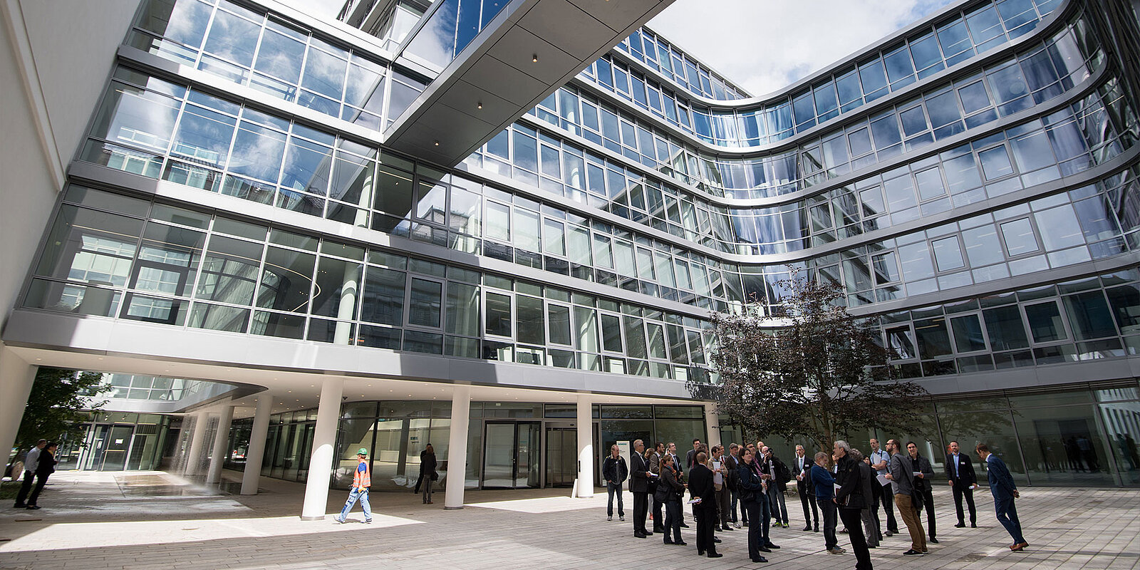 Übergang im dritten Stock des Siemens Headquater zum Ludwig-Ferdinand-Palais