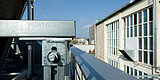 Detailaufnahme des PILA-Systems von Lausser auf dem Dach der Milchwerke von Bayerland