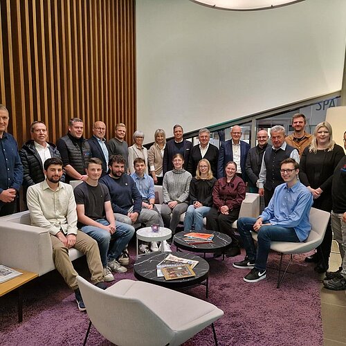 Herzlichen Glückwunsch an unsere acht Absolvent:innen! 🎉

2025 haben acht Auszubildende ihre Ausbildung bei Lausser...